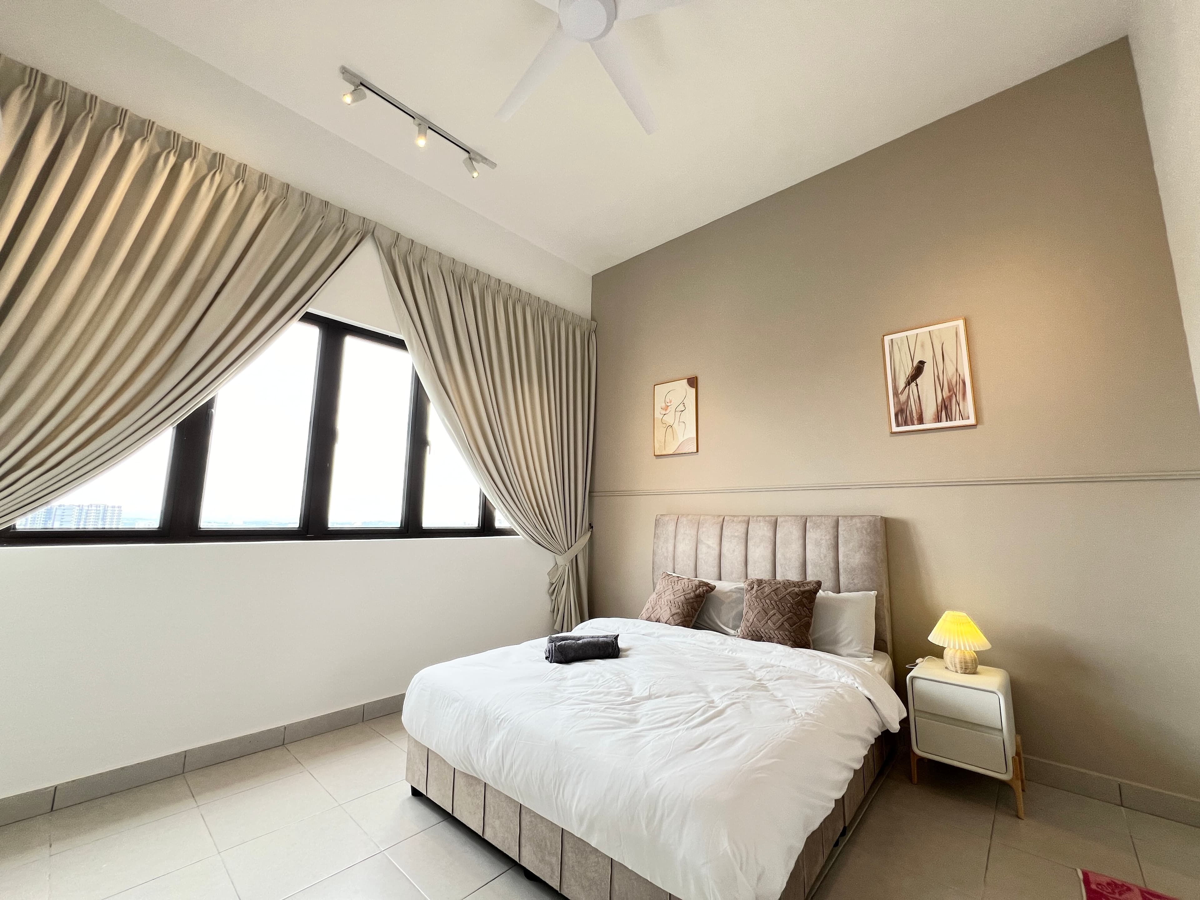 Netizen interior